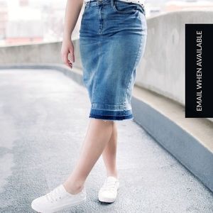 Main Street exchange stretchy denim skirt